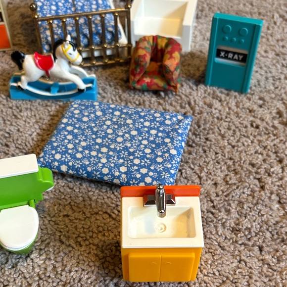 Vintage 1970s fisher price dollhouse Furniture Set - Picture 4 of 7